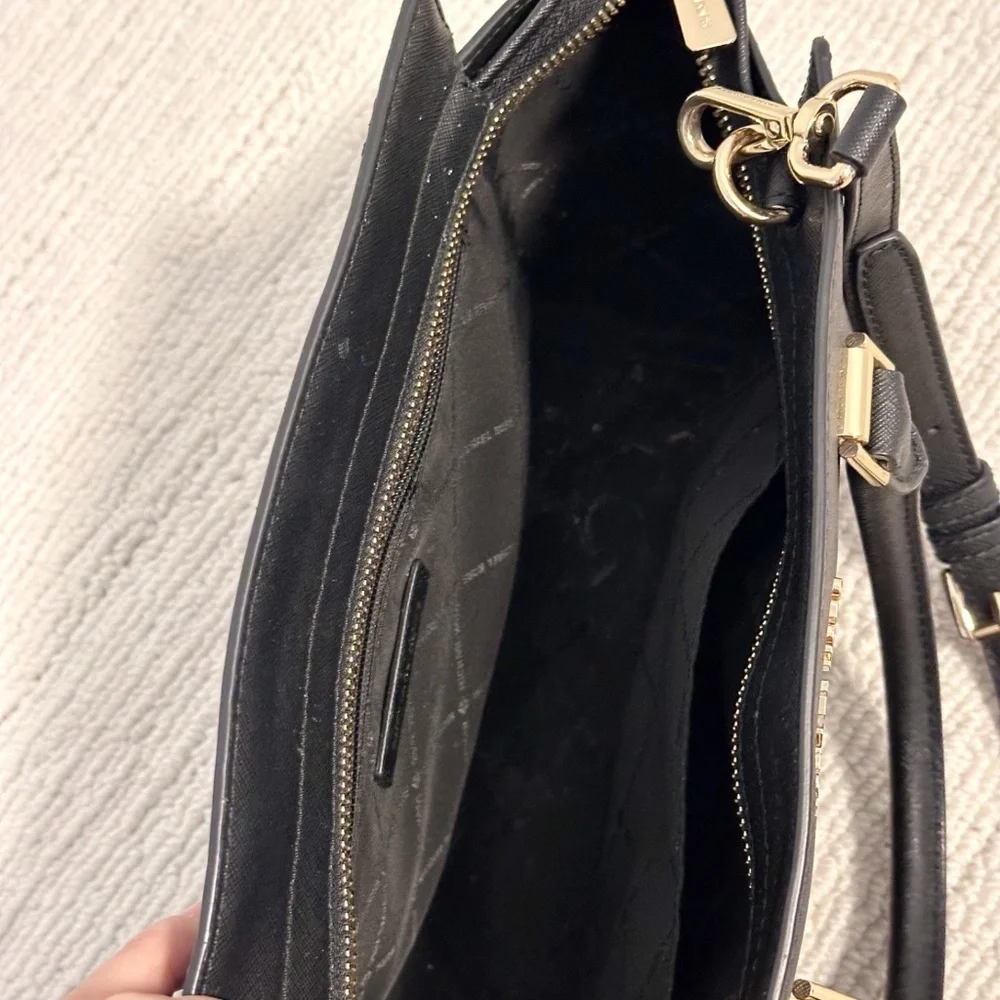 MICHAEL KORS Selma Women’s Black Satchel Crossbody Saffiano Leather Elegant